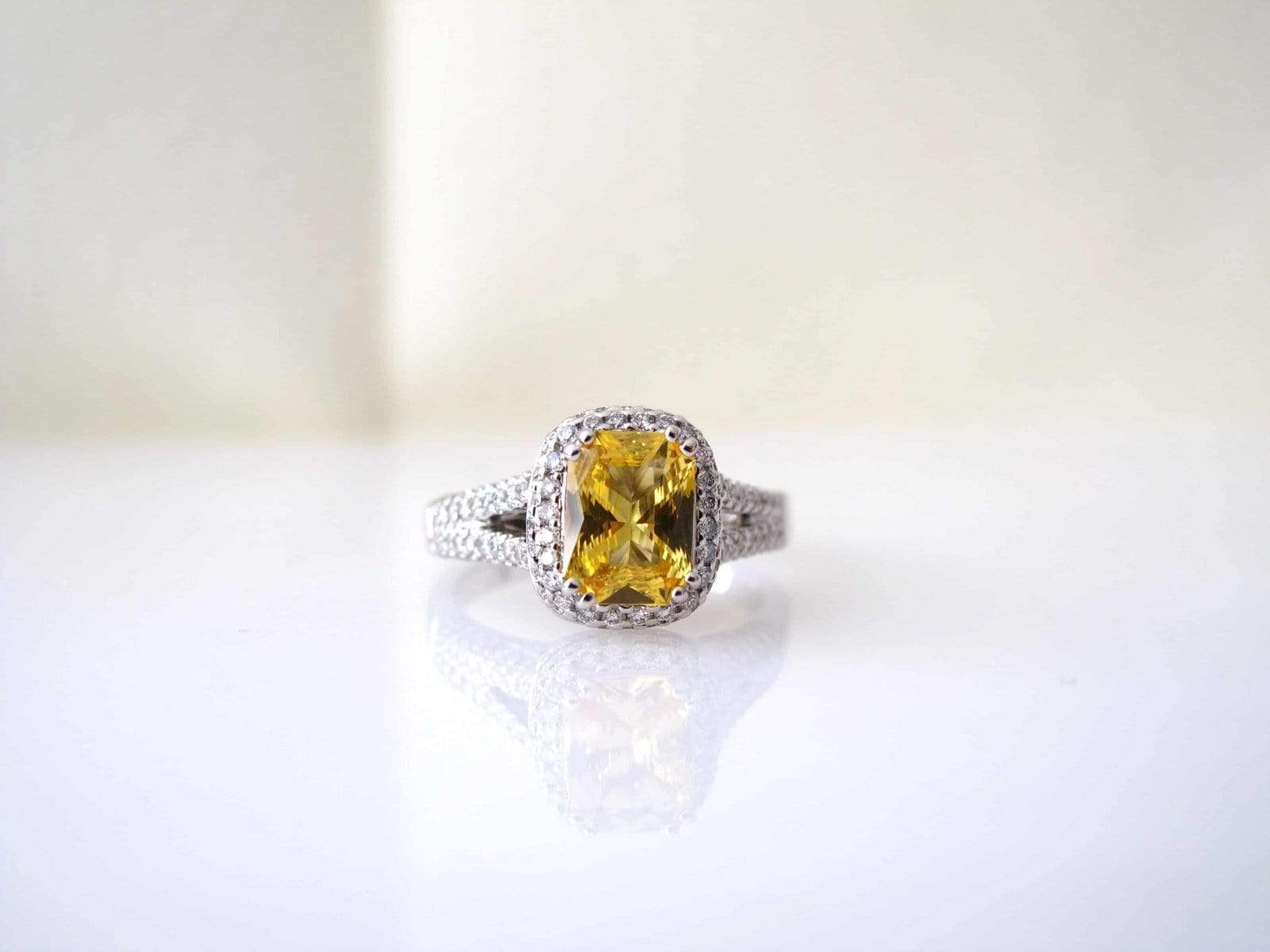 Divya Shakti 6.25-6.50 Carat Yellow Sapphire Plain Design Ring (Pukhraj  Stone Panchadhatu Plain Design Ring)(9.25) - Walmart.com